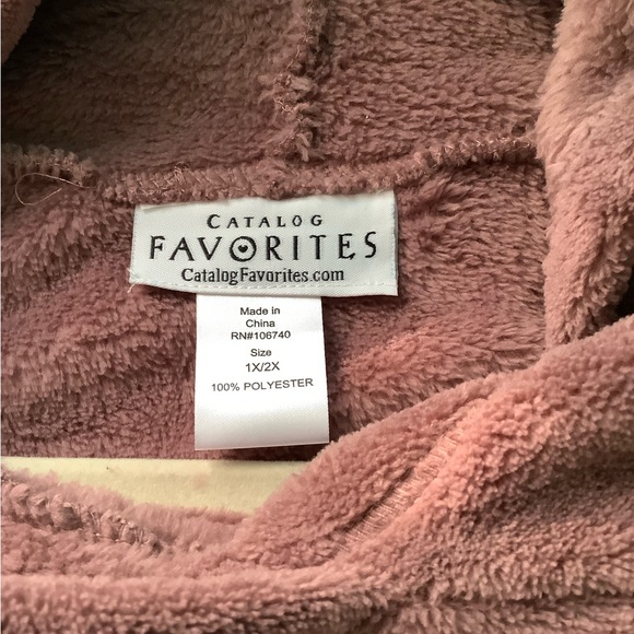 NWOT Hooded Fleece cape with sleeves. Women’s plus size 1X/2X - Picture 4 of 4